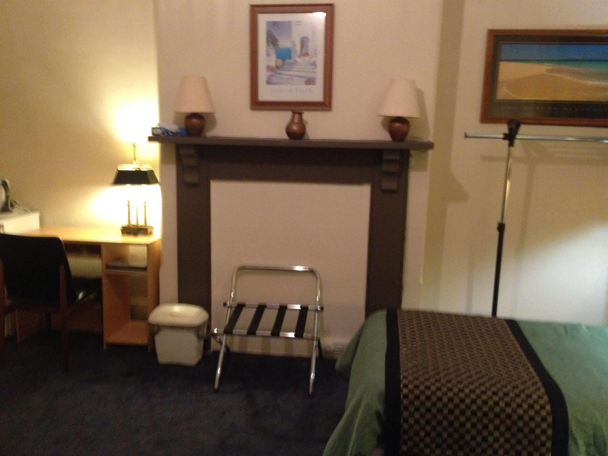 Terrace Central B&B Hotel Fremantle Buitenkant foto